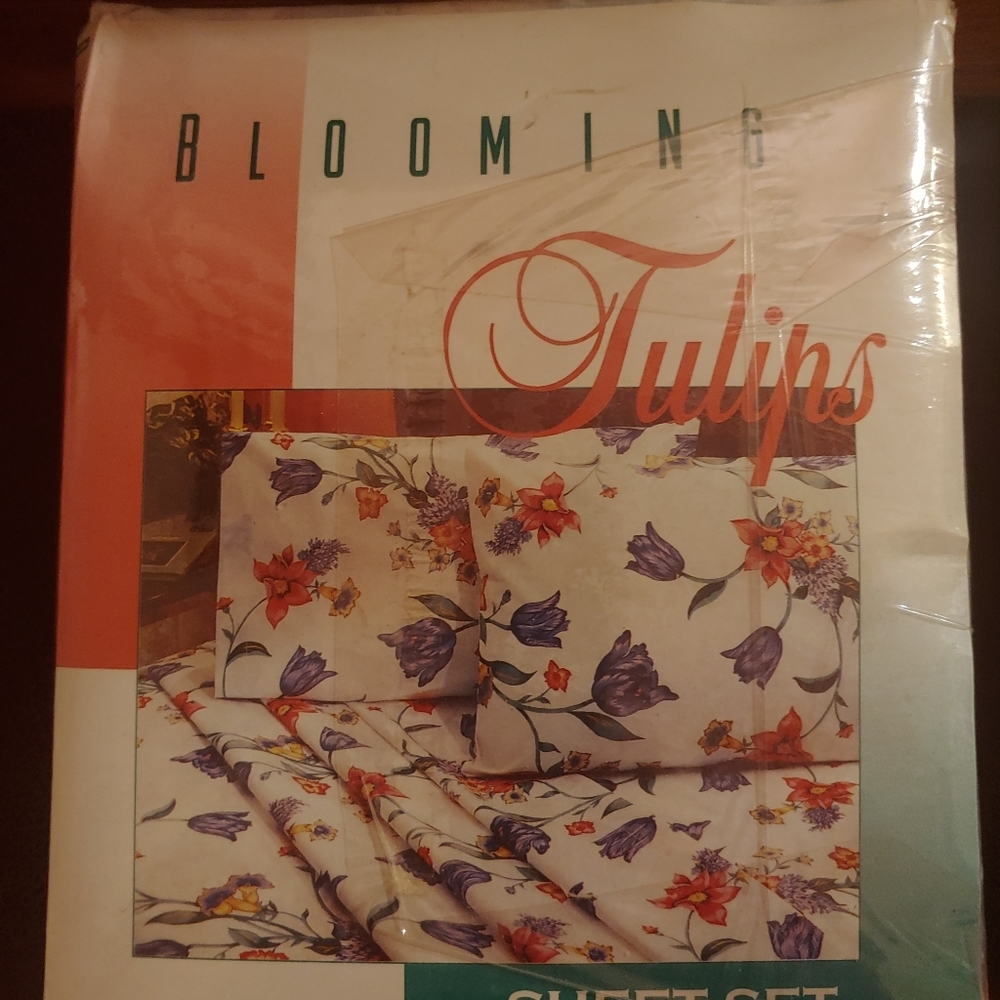 Pretty Set Of Full Size Sheets NIP